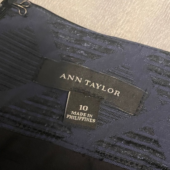 Ann Taylor Navy and Black Textured Pencil Skirt - Picture 2 of 5